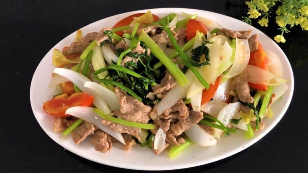 Bò xào hành tây Bò xào hành tây